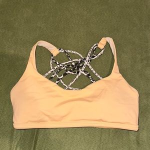 Lululemon fee to be wild bra